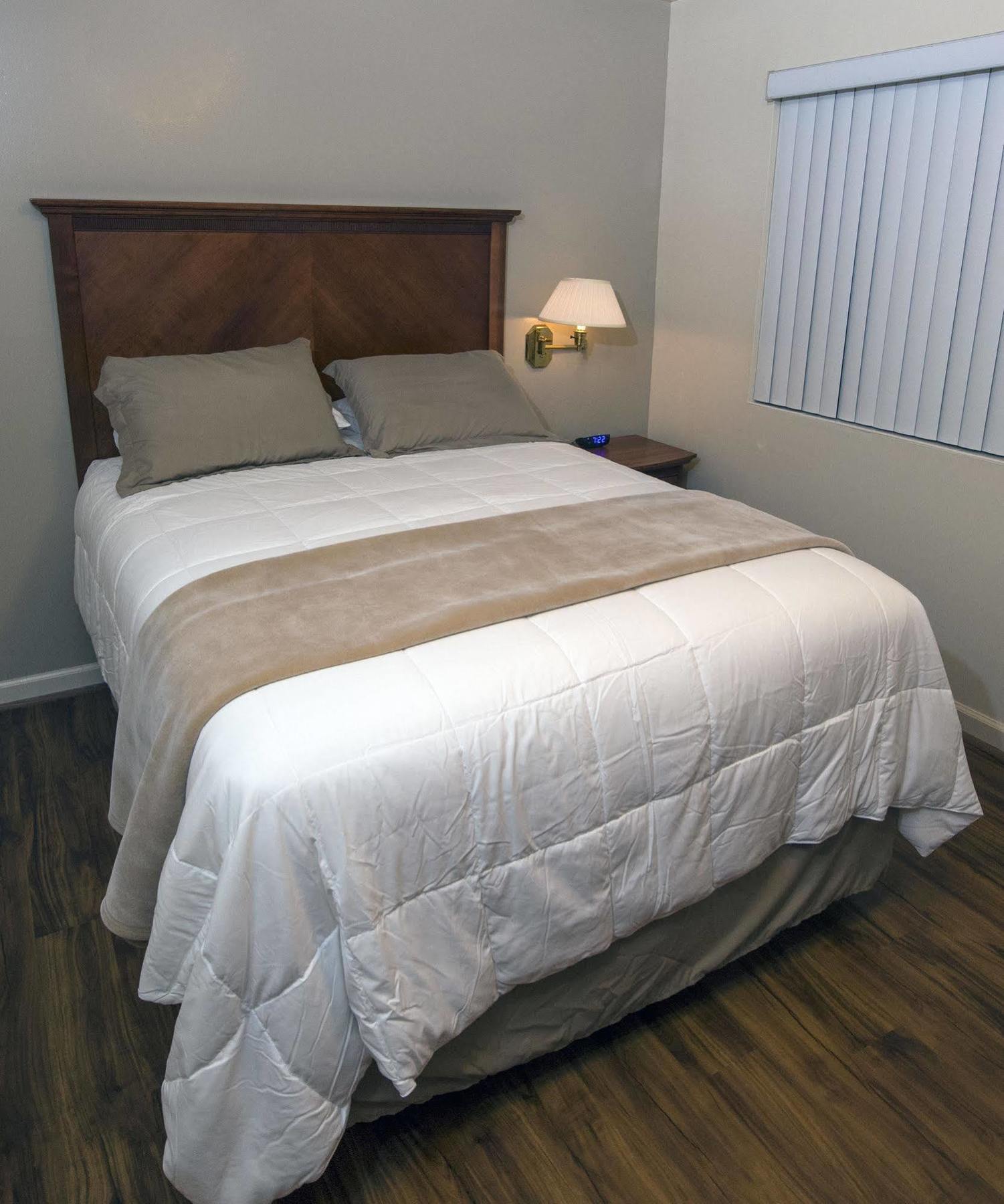 Affordable Corporate Suites Of Сейлем Экстерьер фото