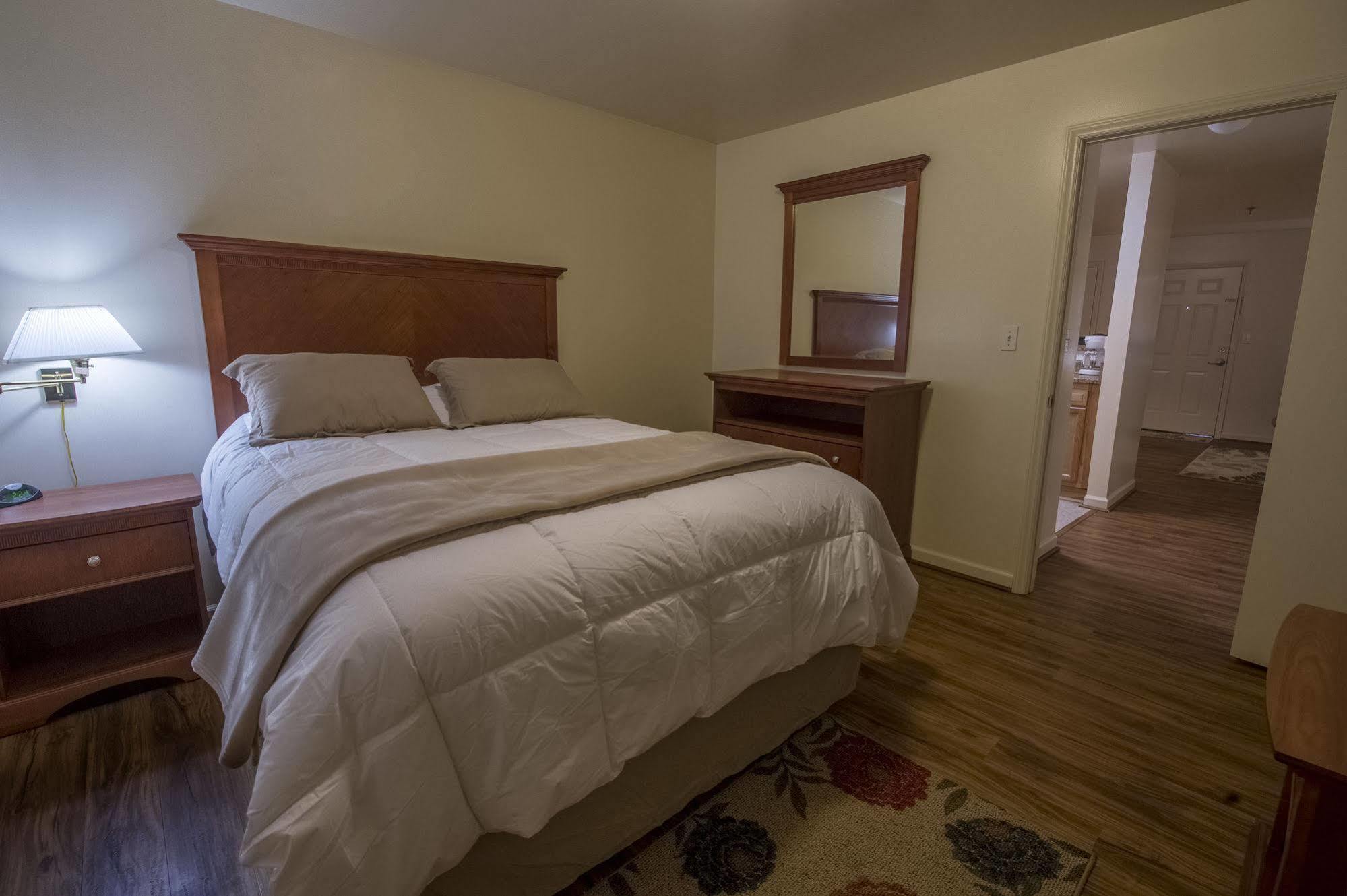 Affordable Corporate Suites Of Сейлем Экстерьер фото